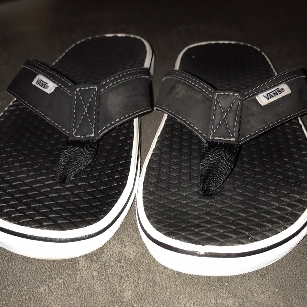 Vans off the wall flip flops size 8